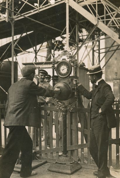 null Charles Delius (1877-1962) 
Fêtes foraines. Paris. Vienne, c. 1910. 
Manèges....