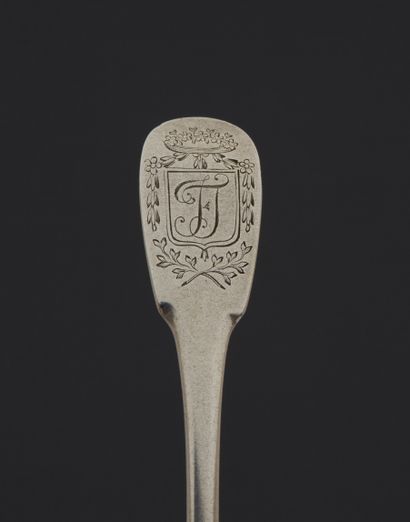 null BERGUES 1775- 1776
Six small silver spoons in a case with the form, model uniplat...