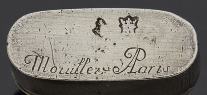 null PARIS 1752 - 1753
A small silver travel inkpot engraved "Mouillez à Paris",...