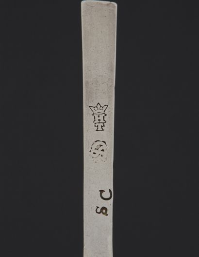 null LA ROCHELLE 1682
Silver folding travel cutlery. On the back of the spoon, five...