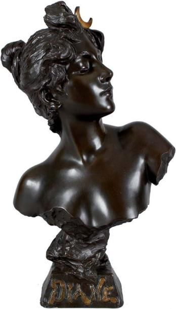 Emmanuel VILLANIS (1858-191) Diane Sculpture en bronze à double patine, brun et or....