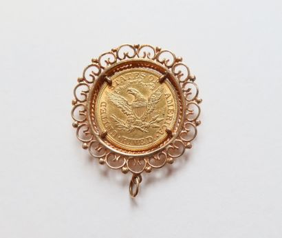 null 1 pièce de 5 Dollars américains en or (22K) montée en pendentif (12K).
Type...