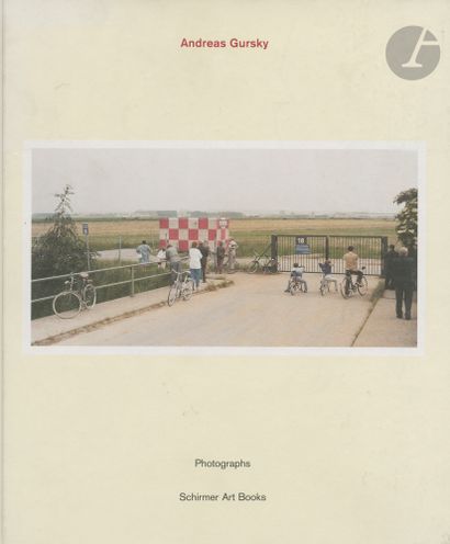 null GURSKY, ANDREAS (1955
)Photographs 1984-1993.
Schirmer Art Books, 1994.
in-8...