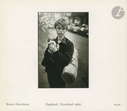  DAVIDSON, BRUCE (1933) England/Scotland 1960. Steidl, 2005. In-4 (21,5 x 25 cm)....