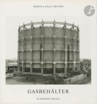  BECHER, BERNHARD (1931-2007) BECHER, HILLA (1934-2015) Gasbehälter. Schirmer/Mosel,...