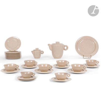 null JEAN LUCE (1895-1964) - MEMBER OF
UAMPCoffee and dessert service
set of
29 pieces...