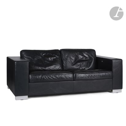 null POLTRONA FRAU 
Series
Massimosistema2-seater
sofa.
Fully upholstered in black...