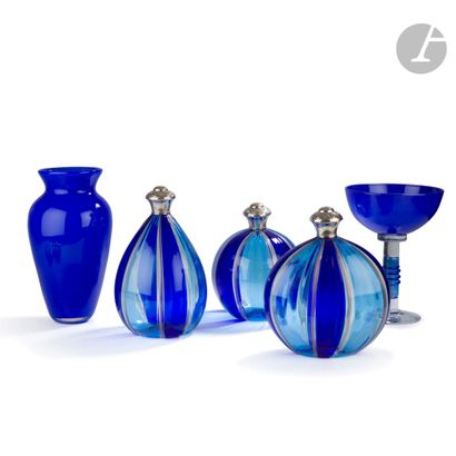 null ATTRIBUTED TO ORIGINAL MURANO GLASSuite of
three important ribbed flasks; ball,...
