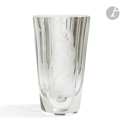  ORREFORS (SWEDEN) - THE DESIGN ATTRIBUTED TO SIMON GATE (1883-1945 )NymphVase faceted...