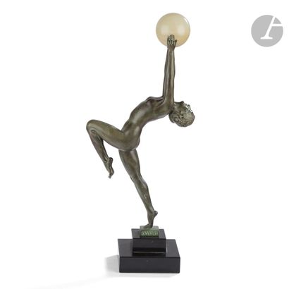 null MAX LE VERRIER (1891-1973)
Jeu
Sculpture. Épreuve en régule patinée vert antique ;...