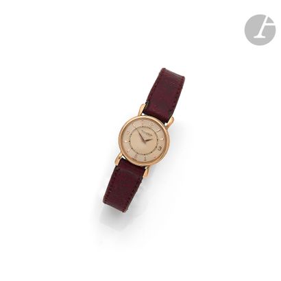 null JAEGER LeCOULTRE. About 1950

N° 130996

Ladies' 18K (750) gold wristwatch,...