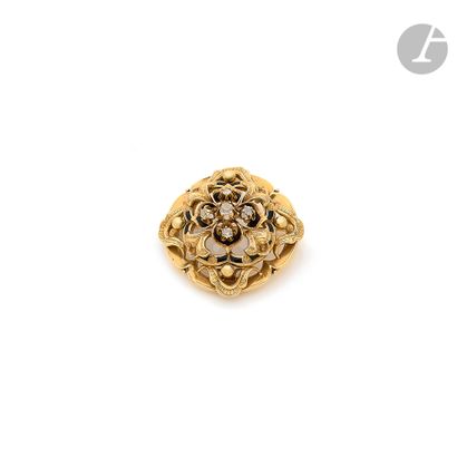 null Circular brooch in 18K (750) gold, set with 5 old-cut diamonds, decorated with...