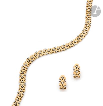 null 
RENÉ BOIVIN





18K (750) gold ribbon necklace with interlocking motifs, those...