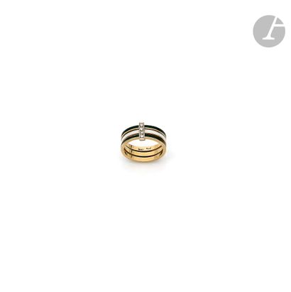 Three-body ring in 18K (750) gold, enamelled...
