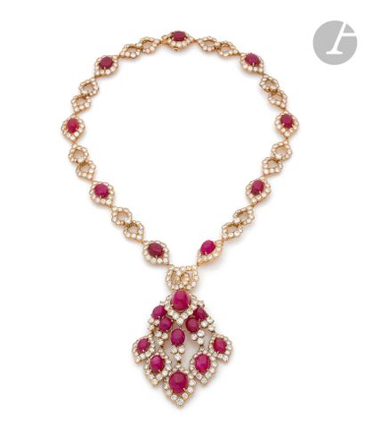  O. J. PERRIN 
Necklace in 18K (750) gold articulated with cabochon rubies surrounded...