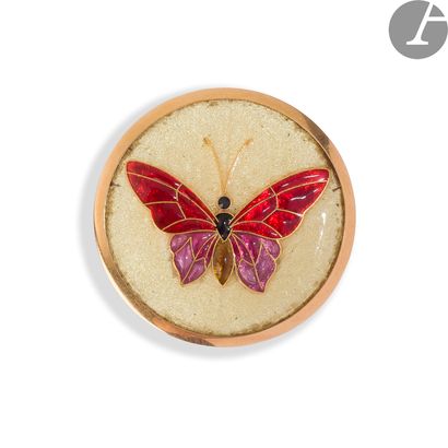null ANDRÉ FERNAND THESMAR (1843-1912
)Butterfly,
circa 1905-10Circular
brooch
.
Gold...