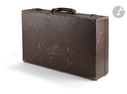 null Louis VUITTON Petite valise en toile Monogram sur bois, numérotée 833564, garniture...