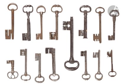 null Lot de 15 clefs en fer forgé des XVIIe et XVIIIe siècles
La plupart à anneaux...
