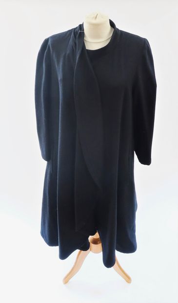 null Amina RUBINACCI. Coat in black wool, S. 38 approx.