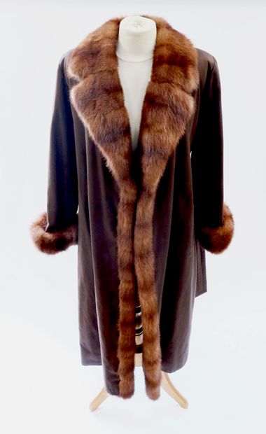 null Yves SAINT LAURENT Furs. Brown coat, fox fur trim, with its belt, S.36