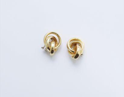 Paire de clips d'oreilles composés d'anneaux...