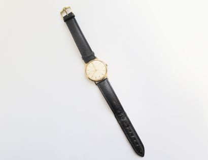 OMEGA 
Men's wristwatch in gilt metal, white...