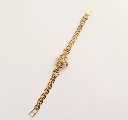 null SULLY Watch

Montre bracelet pour femme en or 18K (750), capot serti de diamants,...