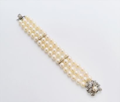 Bracelet with 3 rows of cultured pearls,...