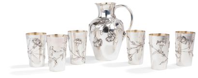 null BRUSSELS CIRCA
1890Silver orangeade
jug with its
six large cups. The flat-bottomed,...