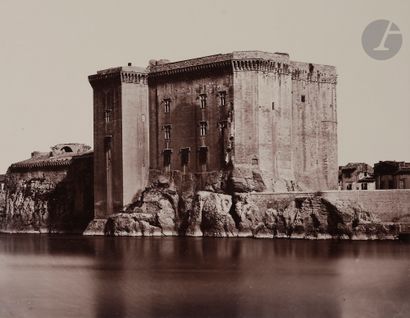 null Édouard Baldus (1813-1889) 
Tarascon. Château, c. 1860. 
Épreuve sur papier...