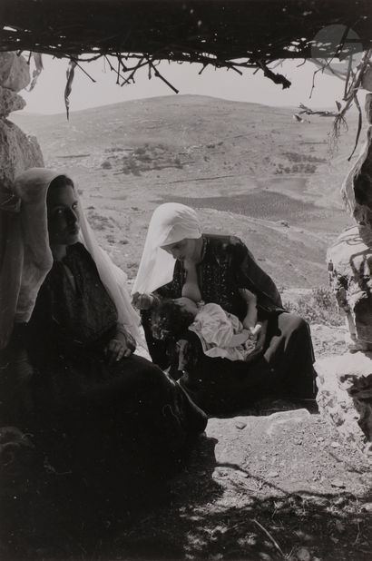 null Édouard Boubat (1923 - 1999) 
Bethlehem. Maternity, 1954. 
Silver print (c....