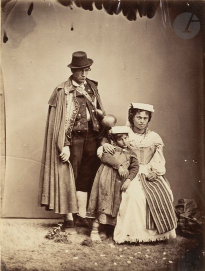 null Studios italiens 
Italie, c. 1860 - 1865. 
Bergers. Famille albanaise. Jeunes...