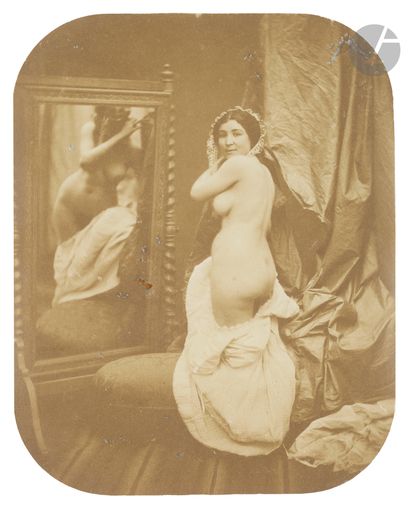  Auguste Belloc (1800-1867) Nu au miroir, c. 1855. Épreuve sur papier salé-albuminé,...