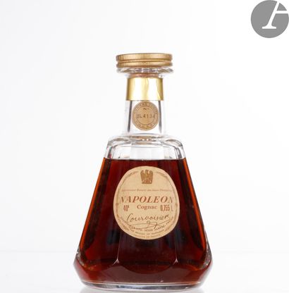 null 1 B COGNAC NAPOLÉON 75 cl 40% (5,3 cm ; e.l.a.), Courvoisier, NM