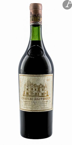 null 1 Mag CHÂTEAU HAUT-BRION (4 cm; w.r.t. to r.l.t.; c.c. with 1 tear at top),...