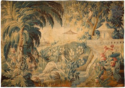 null Fragment de tapisserie d’Aubusson à décor d’un héron s’abreuvant dans un paysage...