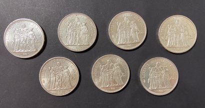 null Lot de 39 pièces françaises en argent : 
- 3 pièces de 100 Francs en argent....