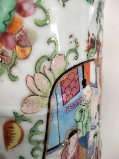 null Important vase en porcelaine polychrome, Chine, Canton, XIXe siècle
A décor...