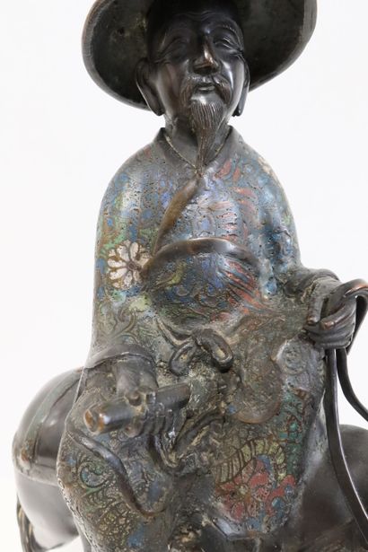 null Toba sur sa mule, Japon, vers 1900
Statuette en bronze à patine brune et émaux...