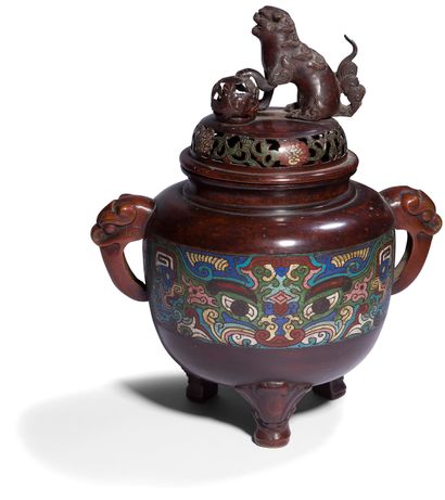 null Bronze and polychrome cloisonné enamel covered incense burner, Japan, circa
1900Decorated...