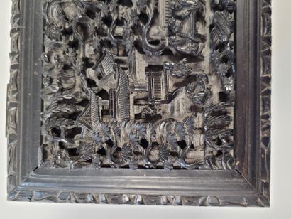 null Coffret en bois exotique, Chine, Canton, vers 1900
A décor sculpté sur les côtés...
