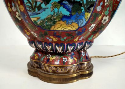 null Cloisonné enamel vase, China, late 19th - early 20th centuryA
four-lobed baluster...
