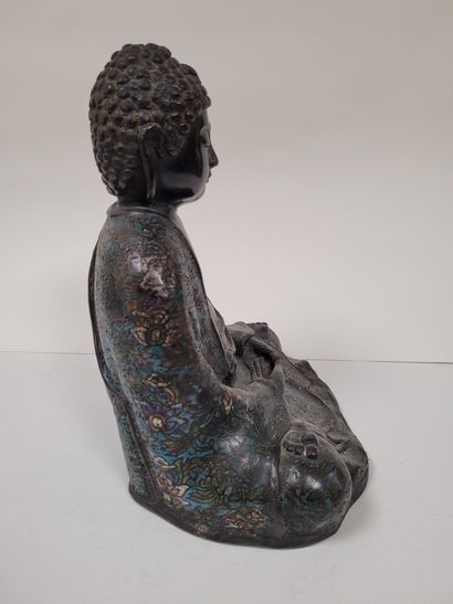 null Bouddha en bronze, Japon, début XXe siècle
A décor en émail cloisonné, mains...