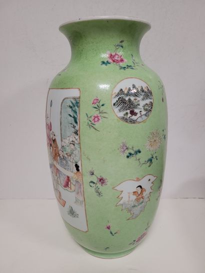 null A DENG LONG ZUN lantern-shaped porcelain vase with green ground, China, 19th...