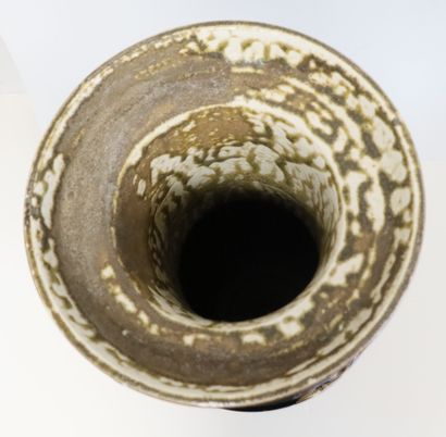  Grand vase en porcelaine, Chine, fin XIXe siècle A panse cylindrique et haut col...