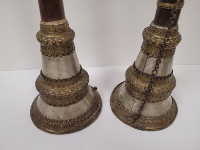 null Two terminal pipes (dung-dun), Tibet, 20th
centuryWooden
pipe
set with resin...