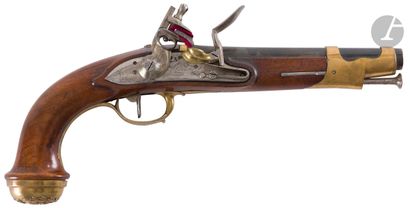 null Pistolet de garde du corps du Roi, 1er modèle, 1814.
Canon rond rebleui, gravé...