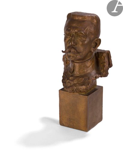 null FRANÇOIS VICTOR COGNÉ (1876-1952
)Marshal Hubert
LyauteyBronze
bust
with brown...