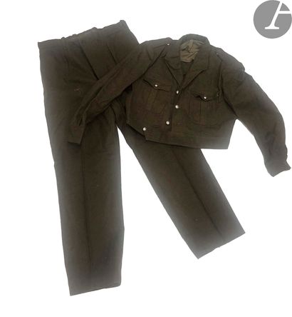 null Important lot d’uniformes (vers 1960)