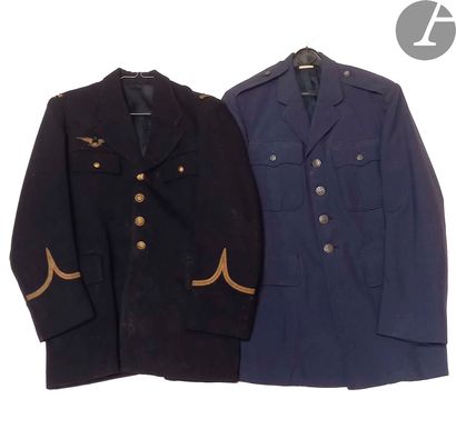 null Important lot d’uniformes (vers 1960)